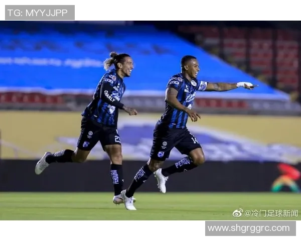 墨西哥足球巨星风采：从场上英雄到国民偶像的传奇之路